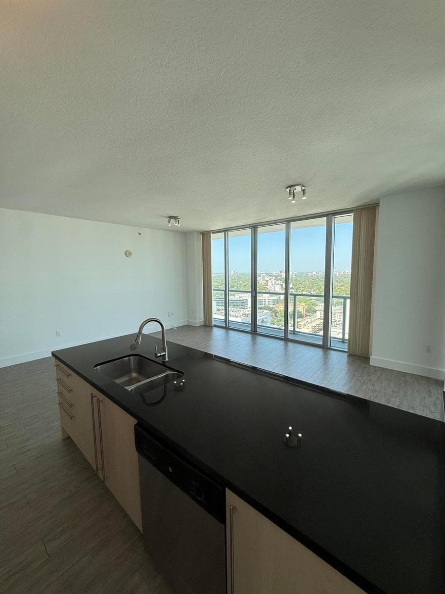 79 SW 12TH Street, Miami FL 33130 photo 2