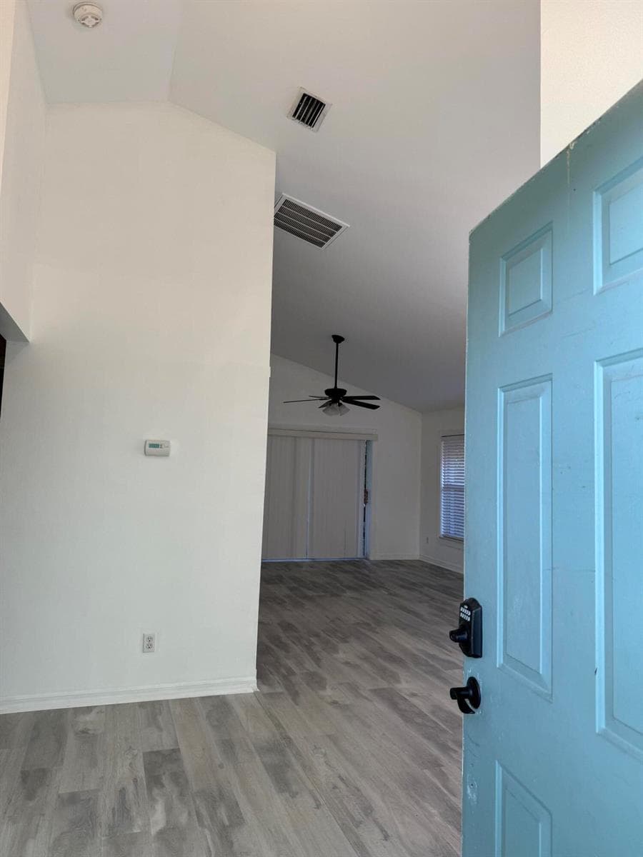 542 10TH Place, Vero Beach FL 32960 photo 3
