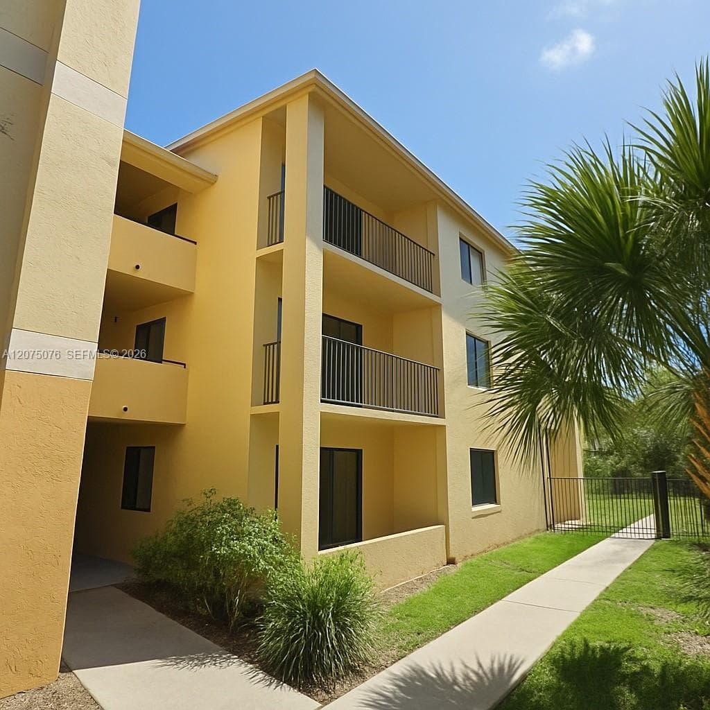 9999 Summerbreeze Dr # 216, Sunrise FL 33322
