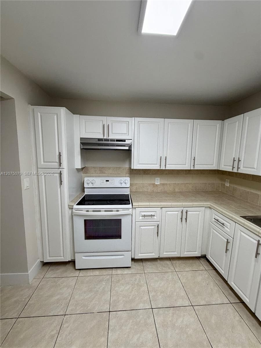 2025 NE 164th St # 608, North Miami Beach FL 33162 photo 5