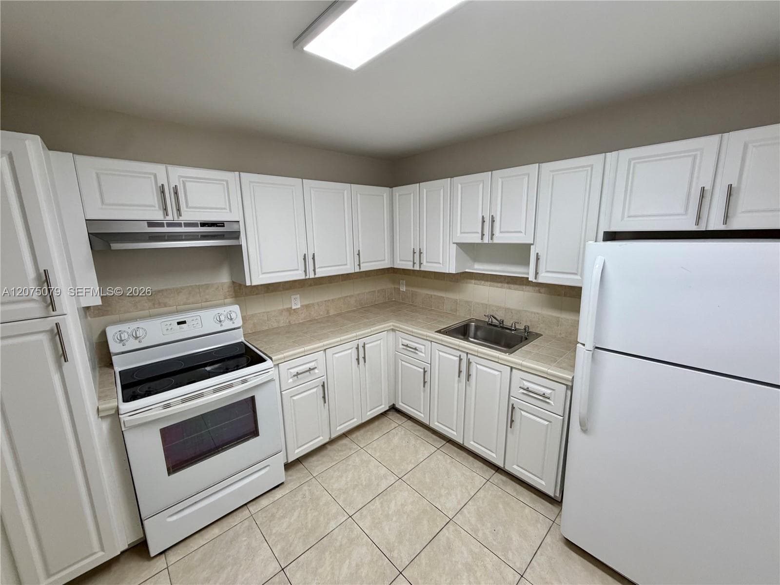2025 NE 164th St # 608, North Miami Beach FL 33162 photo 4