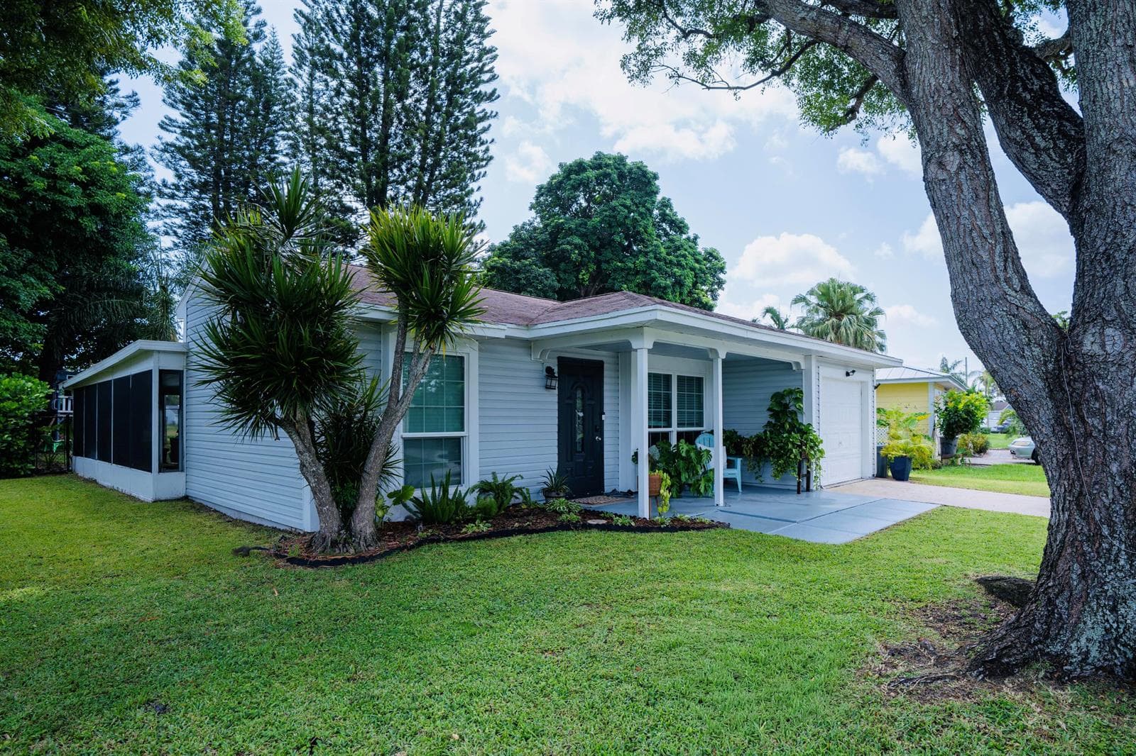 9060 CHRYSANTHEMUM Drive, Boynton Beach FL 33472 photo 2
