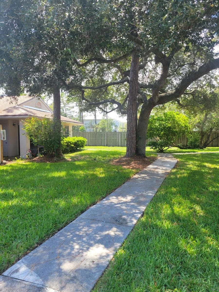 2837 STONEWAY Lane # D, Fort Pierce FL 34982 photo 2