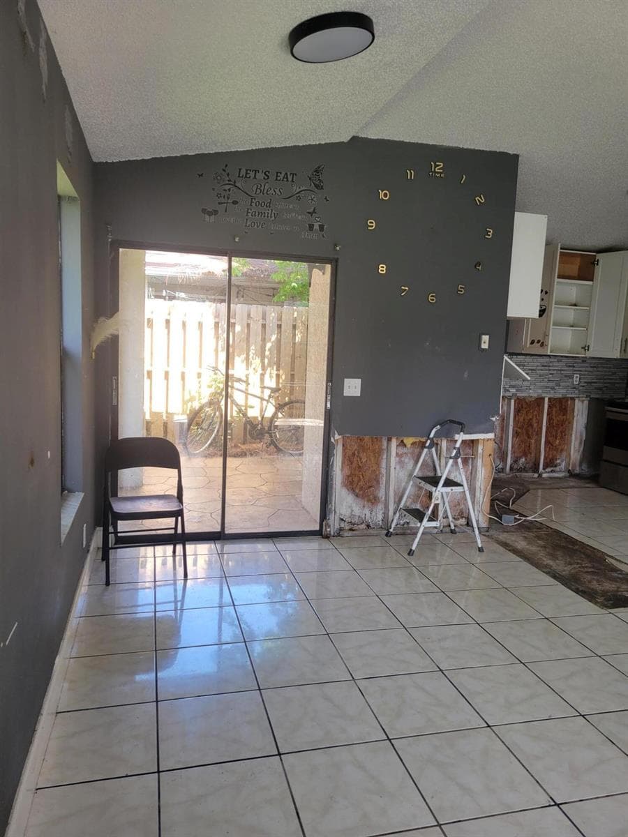 2837 STONEWAY Lane # D, Fort Pierce FL 34982 photo 3