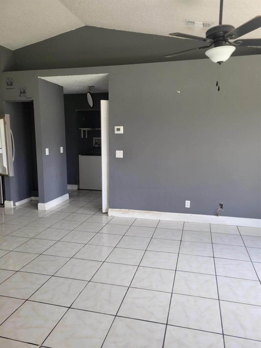 2837 STONEWAY Lane # D, Fort Pierce FL 34982 photo 4
