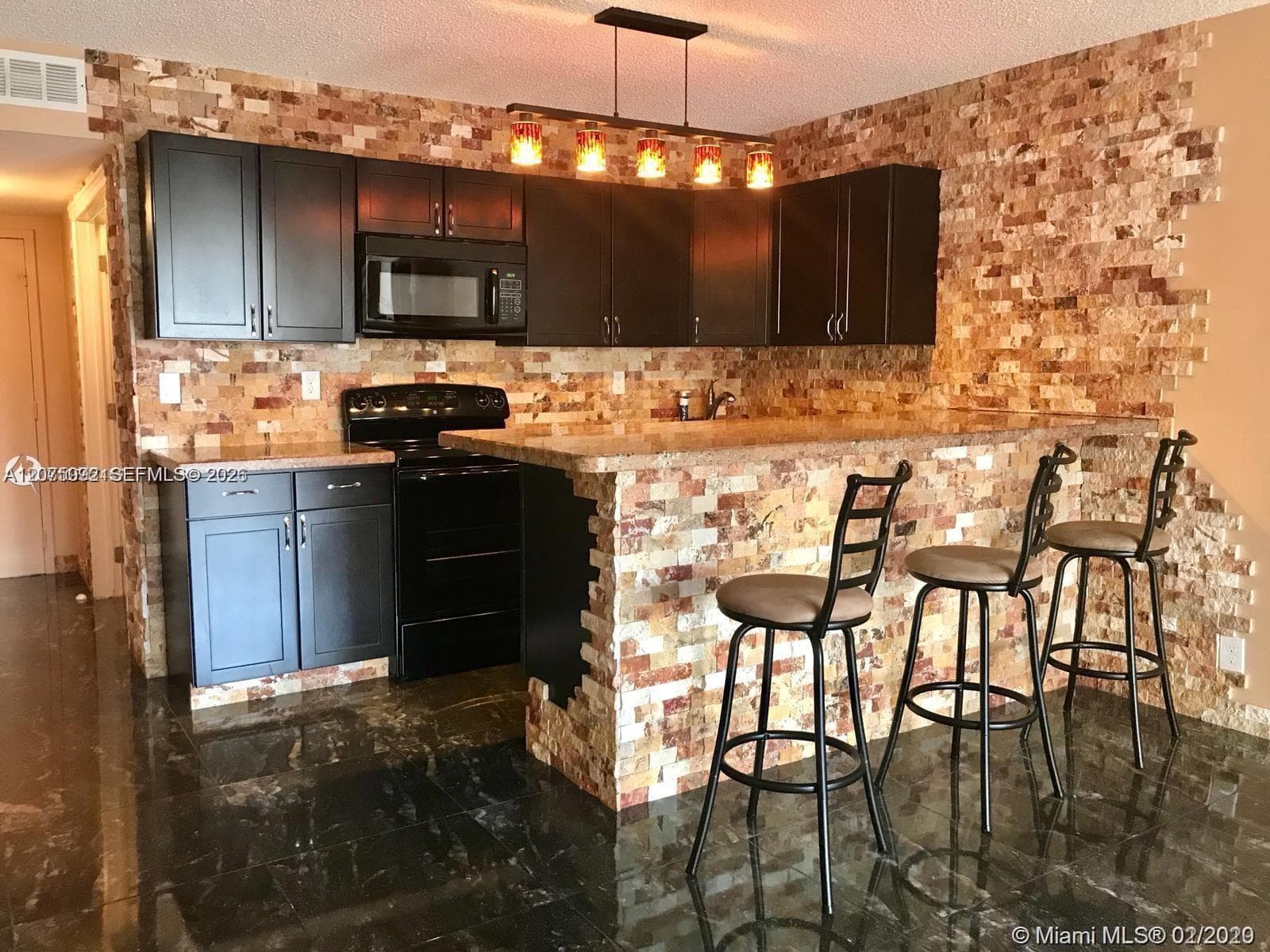 600 S Three Islands Blvd # 1018, Hallandale Beach FL 33009 photo 2