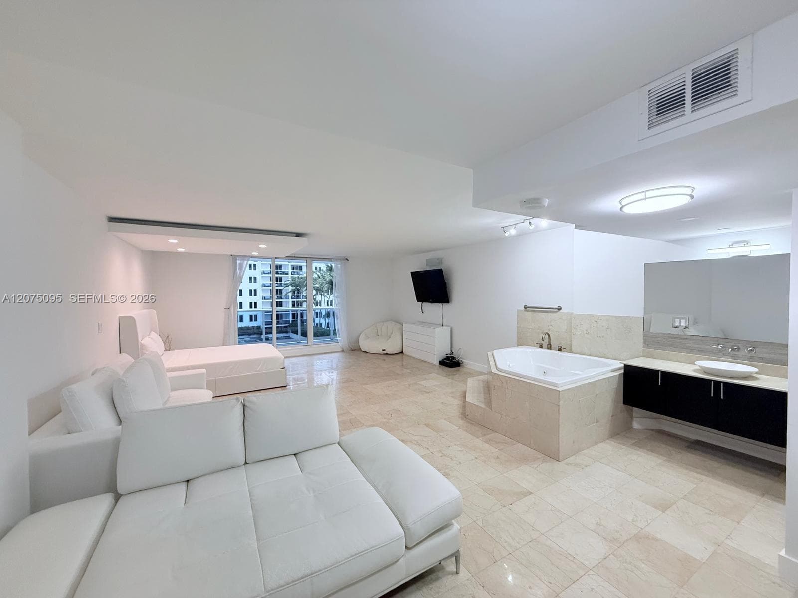 2301 Collins Ave # 621, Miami Beach FL 33139 photo 3