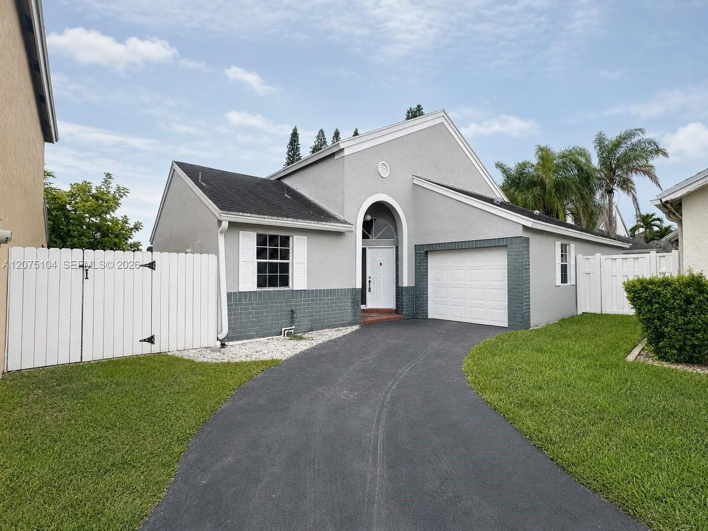 1181 SW 108th Ter, Davie FL 33324