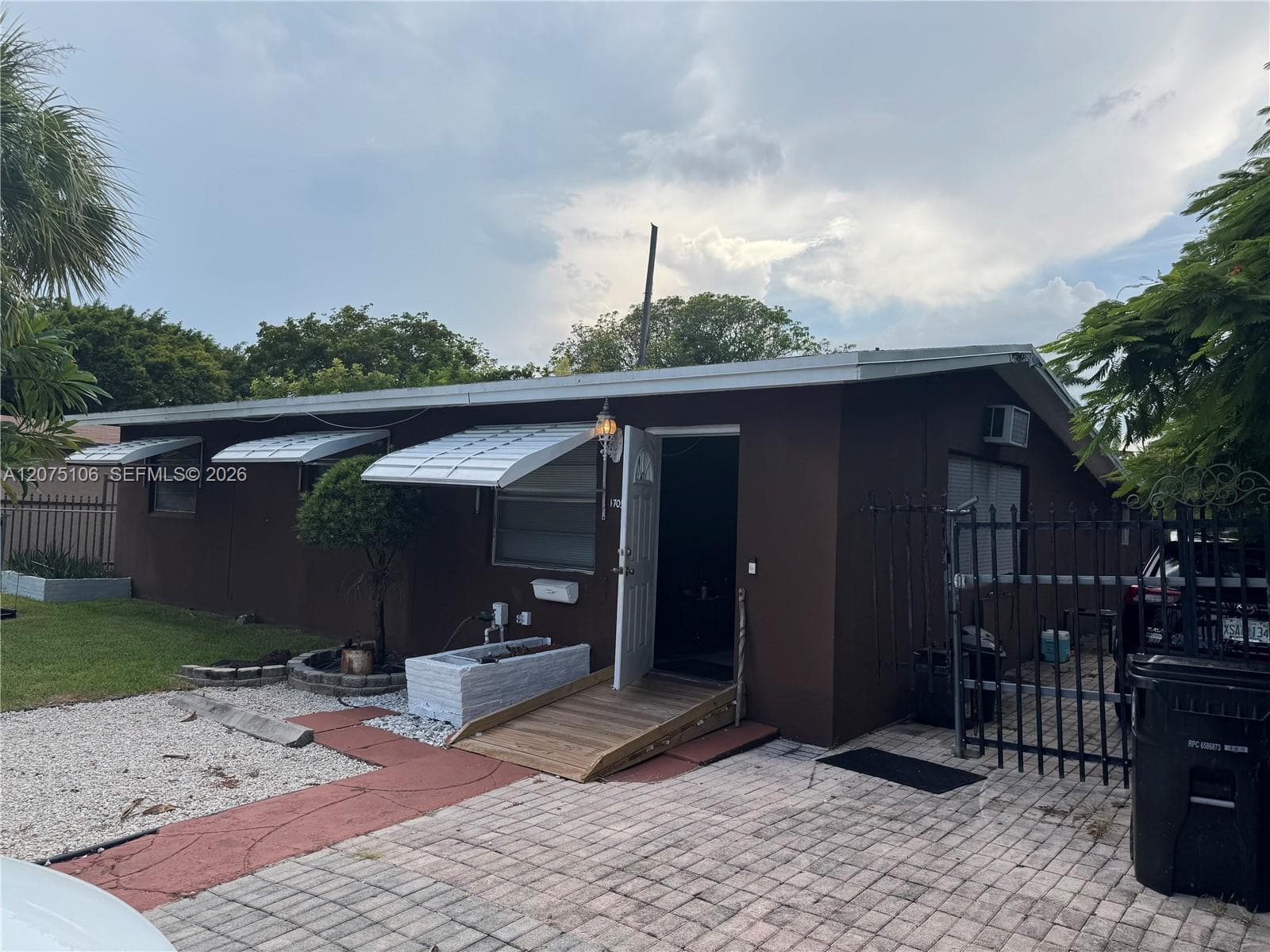 1705 NW 15th Ave, Fort Lauderdale FL 33311 photo 2