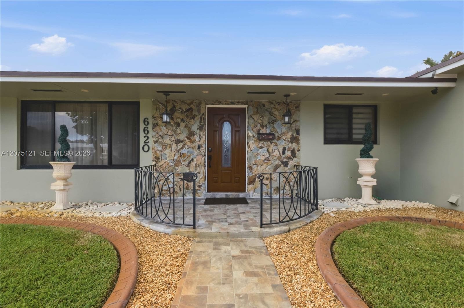 6620 SW 6th St, Pembroke Pines FL 33023 photo 3