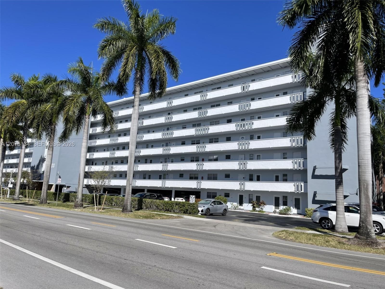 1000 NE 14th Ave # 211, Hallandale Beach FL 33009