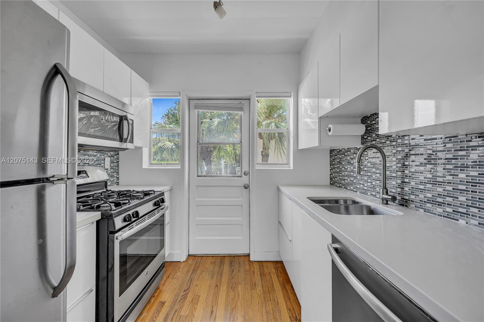 800 W 42nd St # 1B, Miami Beach FL 33140 photo 5