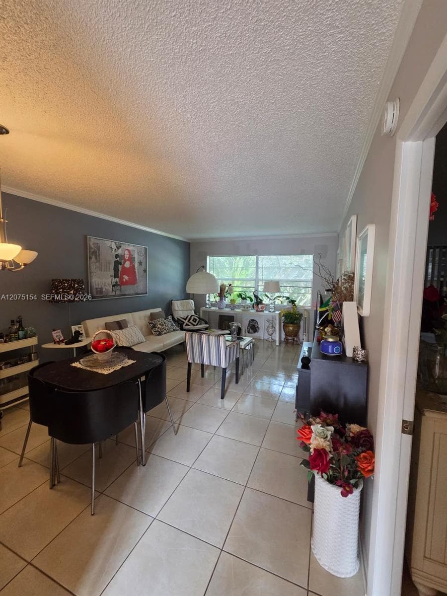 5181 W Oakland Park Blvd # 204, Lauderdale Lakes FL 33313 photo 3