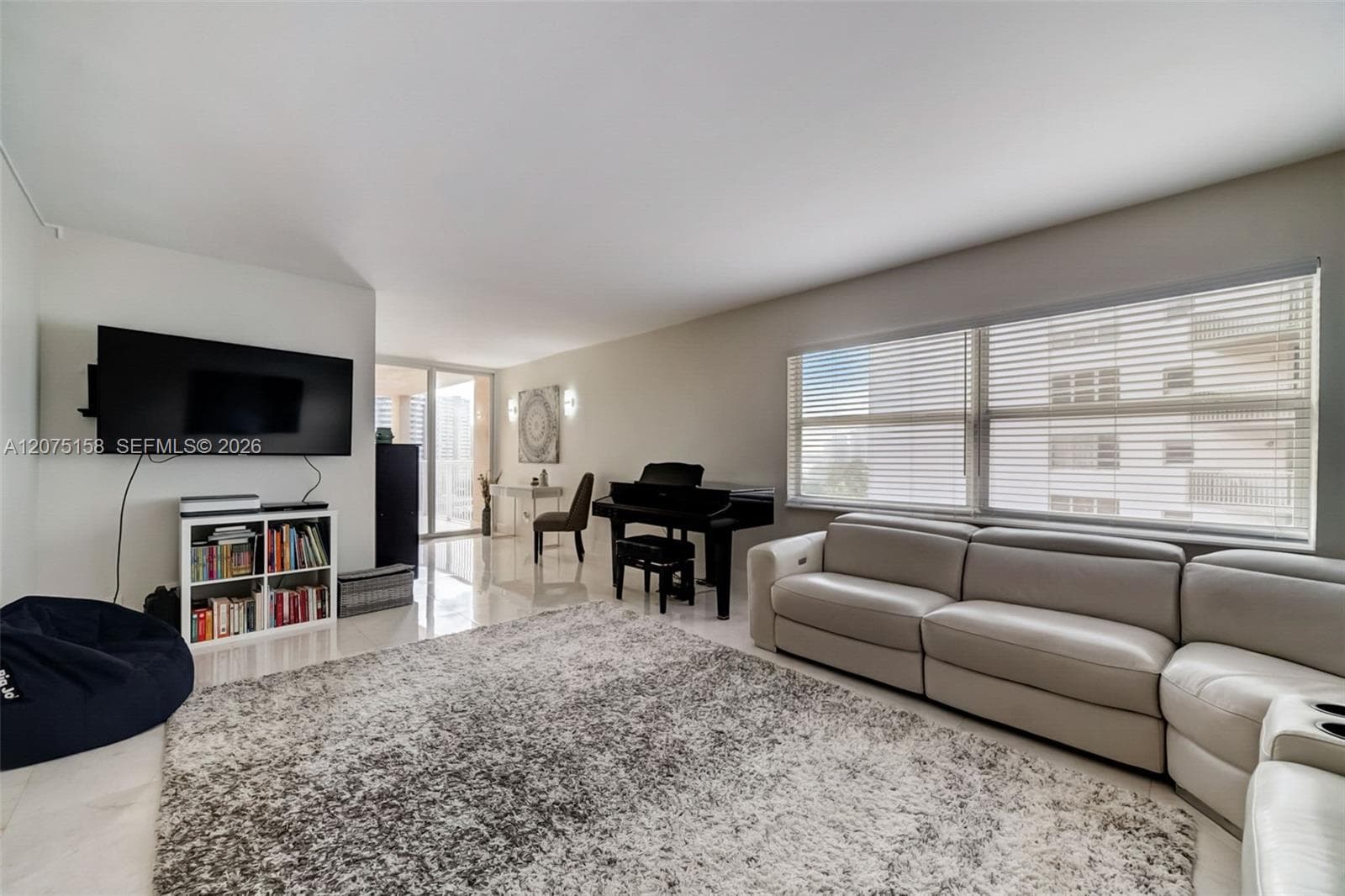 121 Golden Isles Dr # 907, Hallandale Beach FL 33009 photo 4