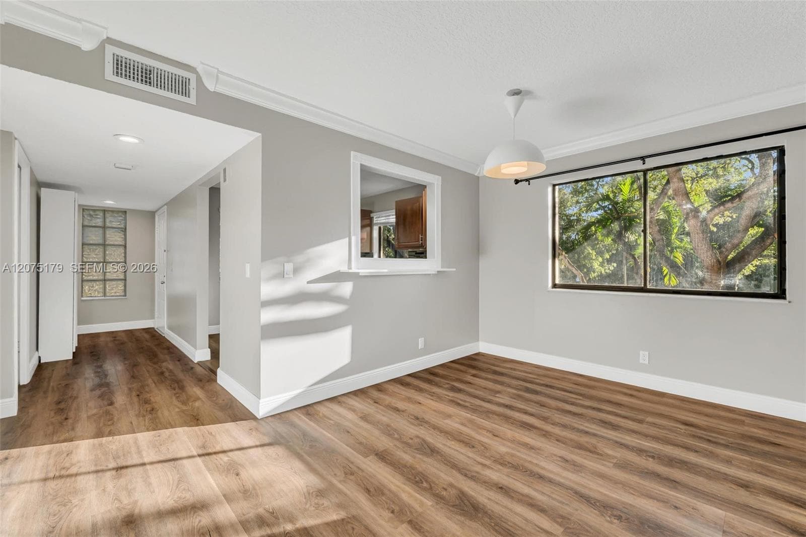 402 Lakeview Dr # 201, Weston FL 33326 photo 2