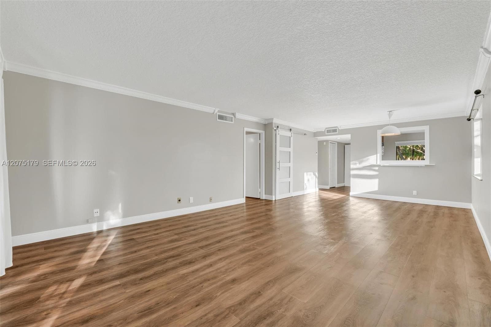 402 Lakeview Dr # 201, Weston FL 33326