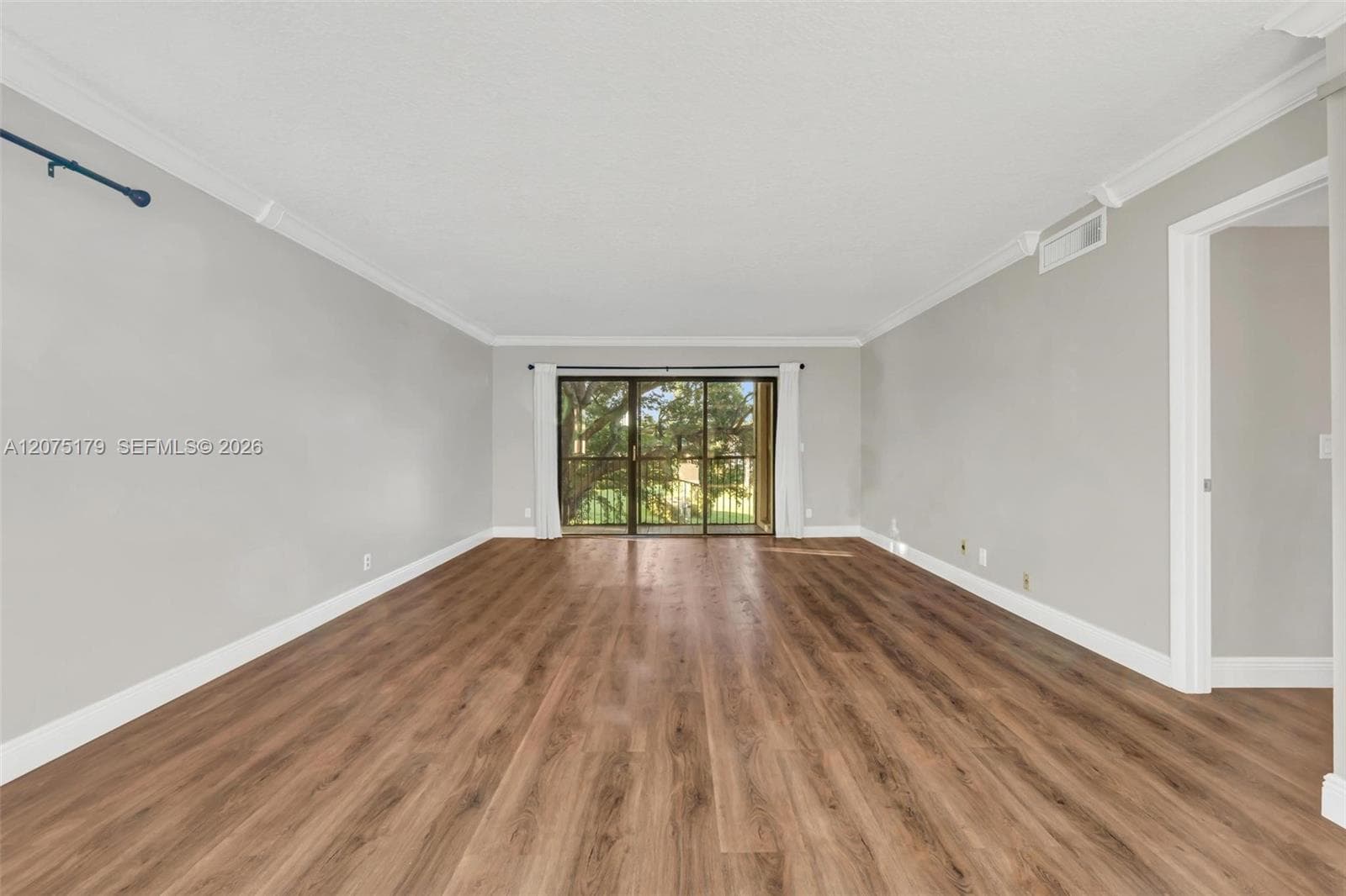 402 Lakeview Dr # 201, Weston FL 33326 photo 5