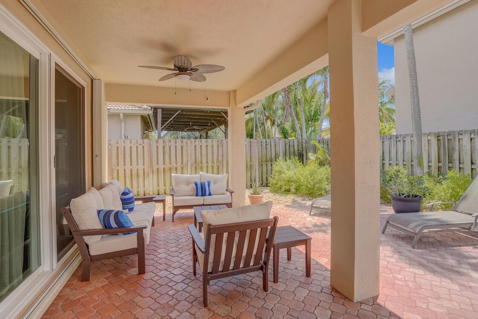 317 E Garden Cove Circle, Davie FL 33325 photo 5