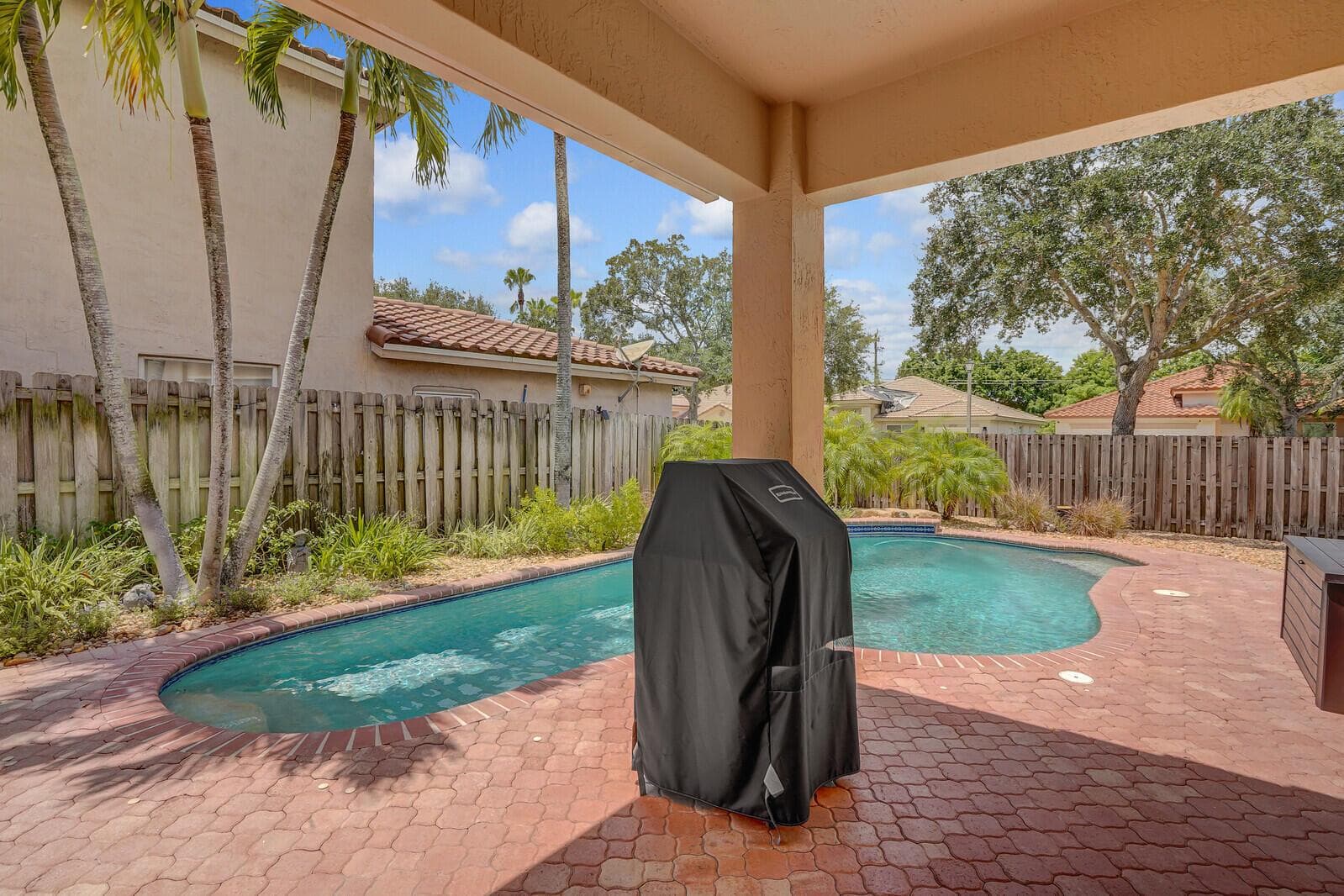 317 E Garden Cove Circle, Davie FL 33325 photo 4