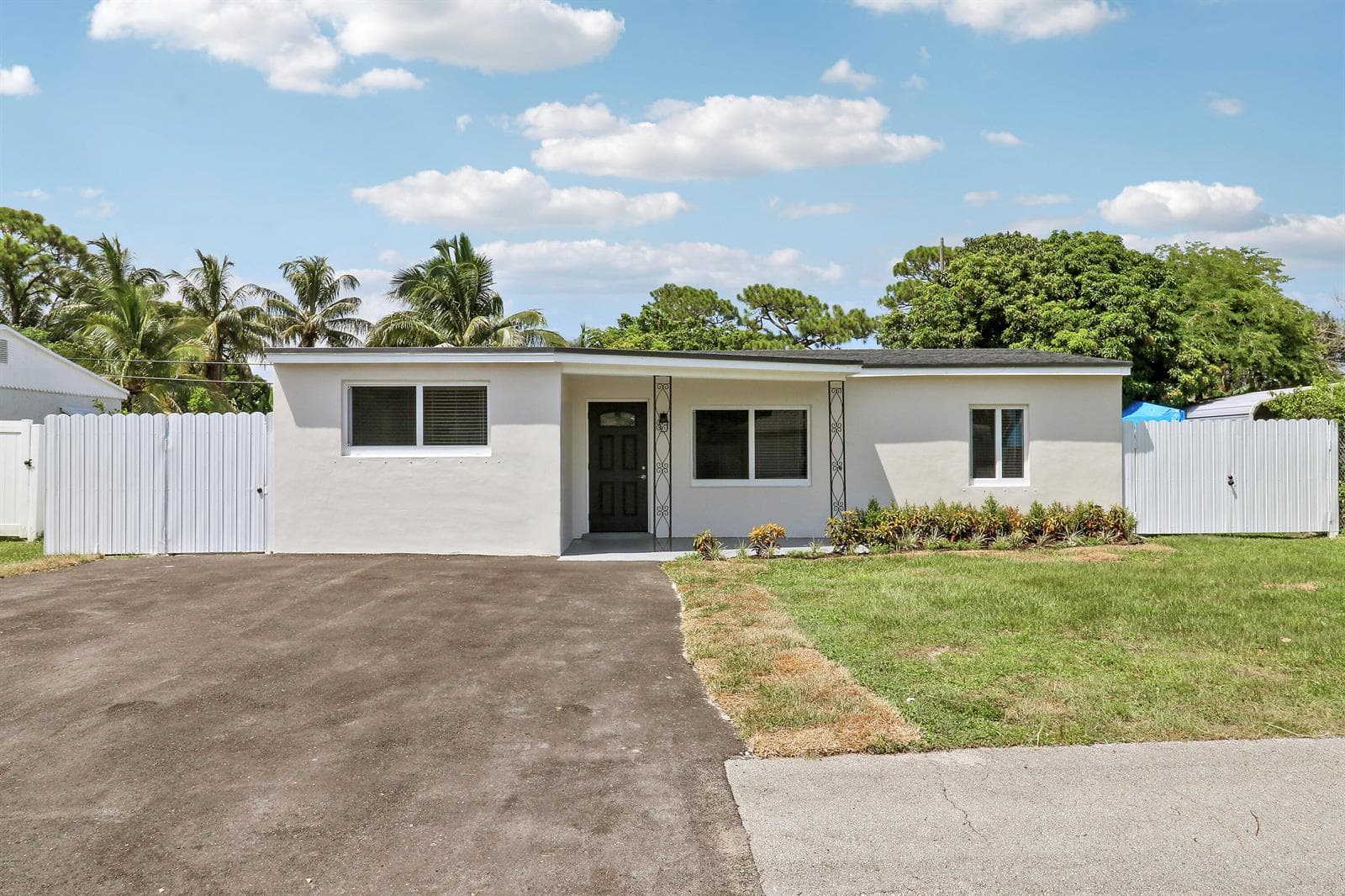 4785 Clinton Boulevard, Lake Worth FL 33463 photo 4