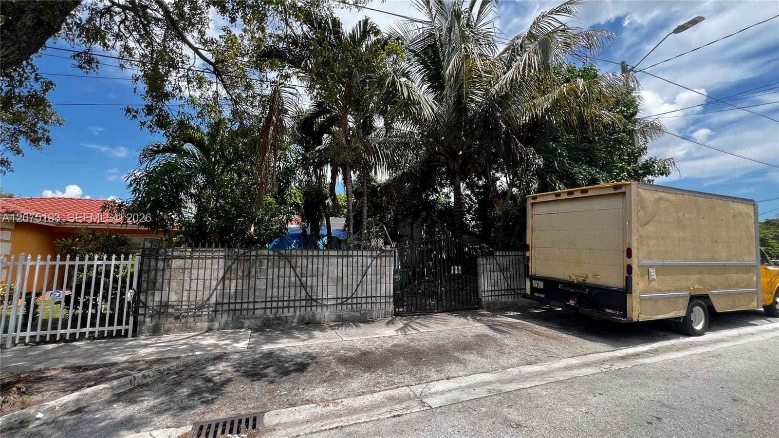 1531 NW 59th St, Miami FL 33142