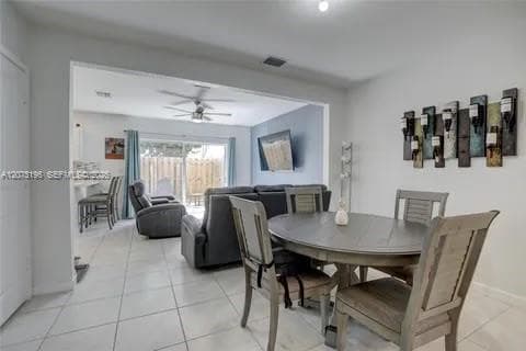 565 NE 5th Pl, Florida City FL 33034 photo 2