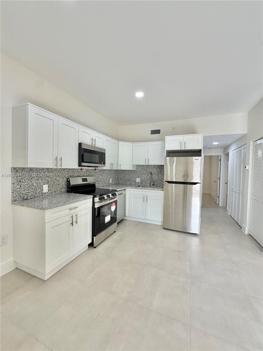 310 E 7th St # 203, Hialeah FL 33010 photo 3