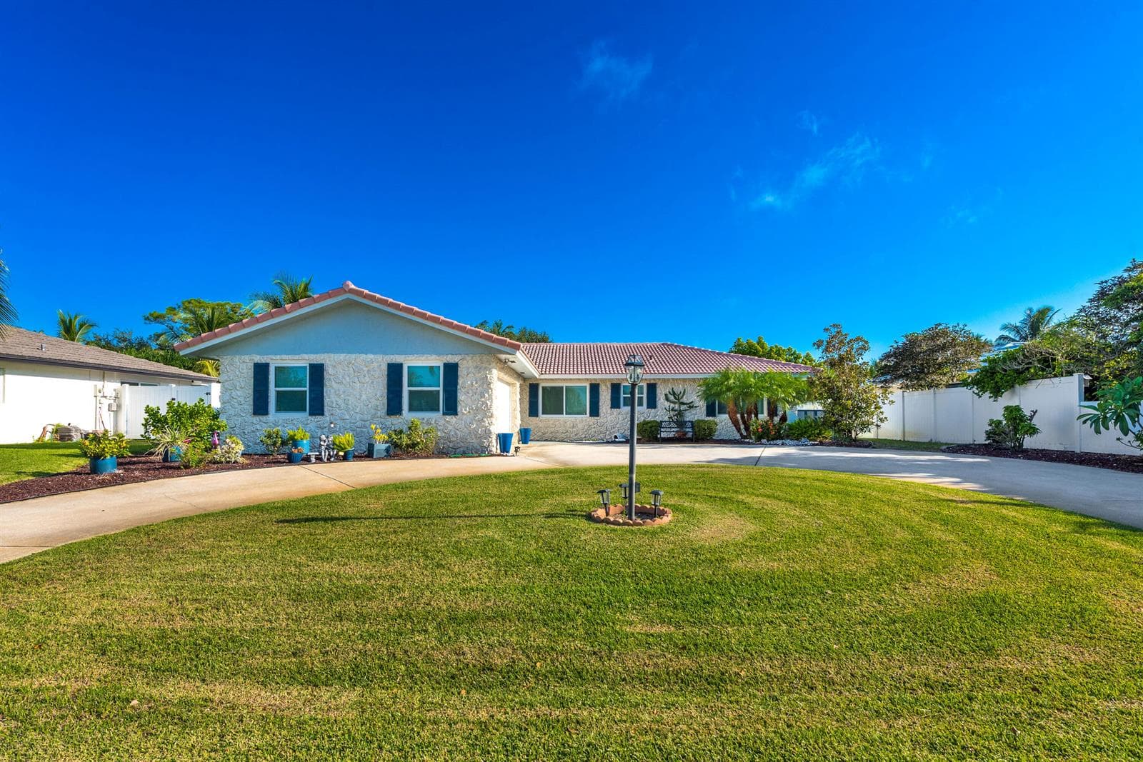 1315 SW 25TH Avenue, Boynton Beach FL 33426 photo 2