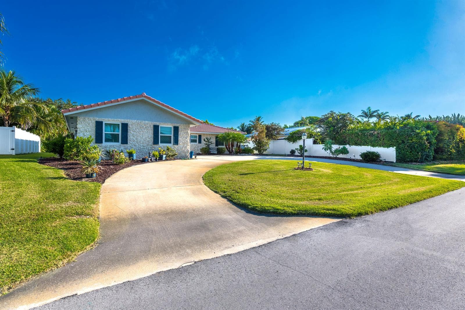 1315 SW 25TH Avenue, Boynton Beach FL 33426 photo 4