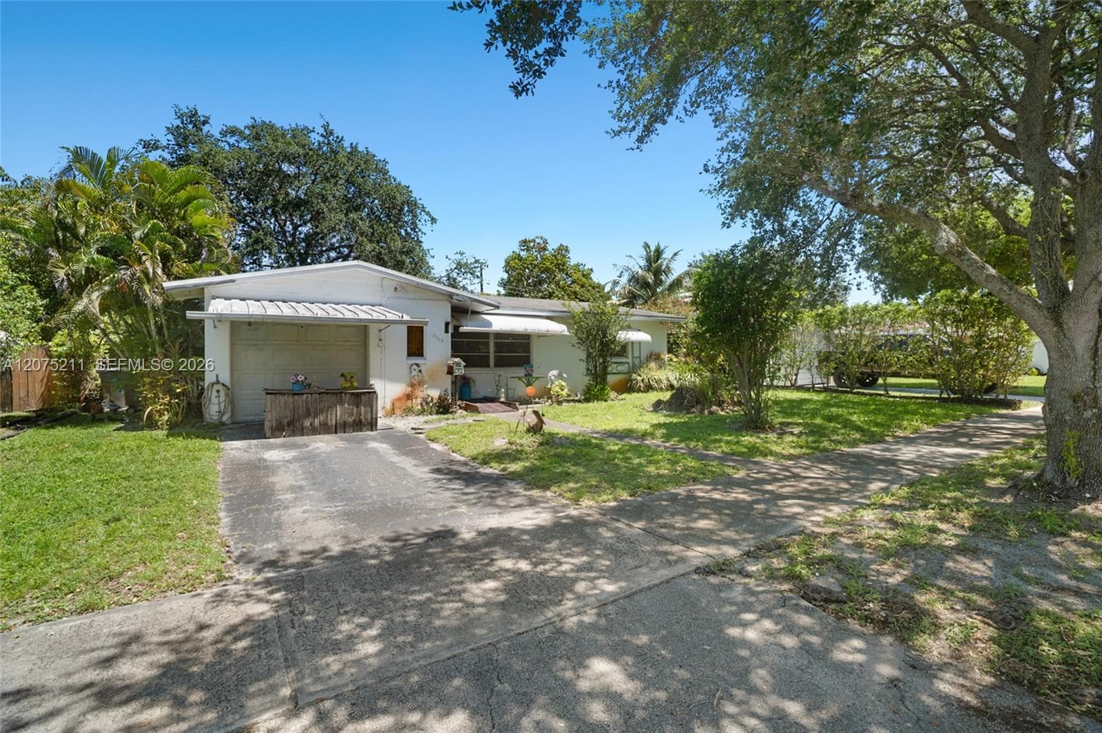 7509 Garfield St, Hollywood FL 33024 photo 3