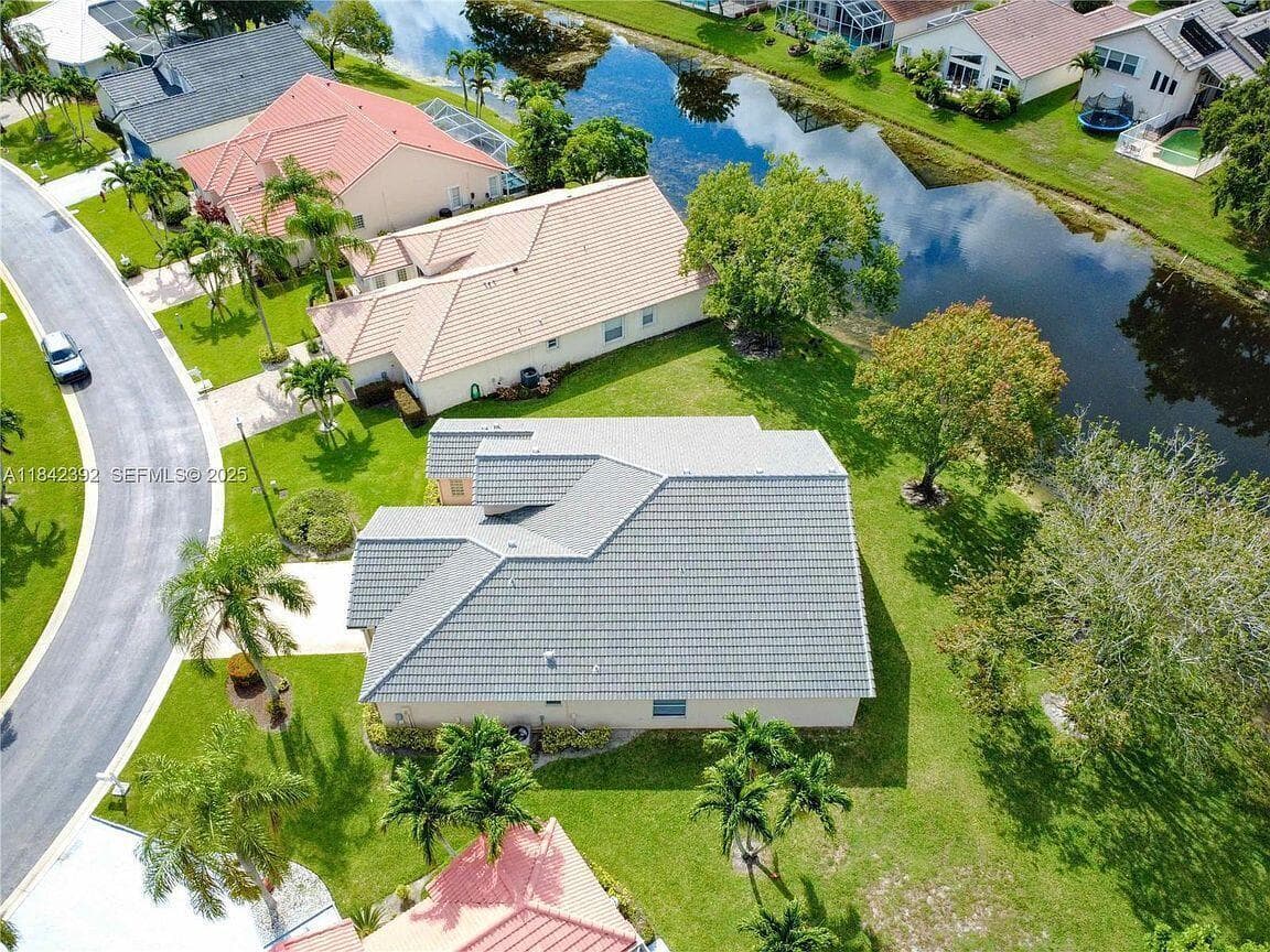 2549 EGRET LAKE Drive, FL 33413 photo 2