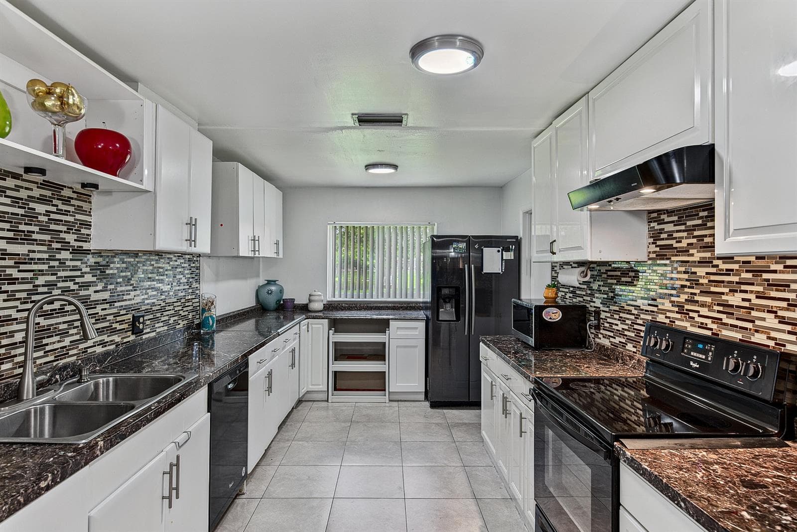 7190 NW 10TH Court, Margate FL 33063 photo 3