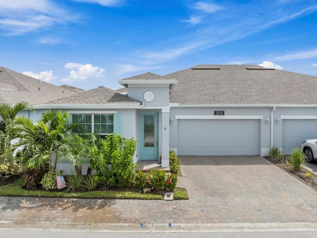 2558 Bella Vista Circle, Vero Beach FL 32966