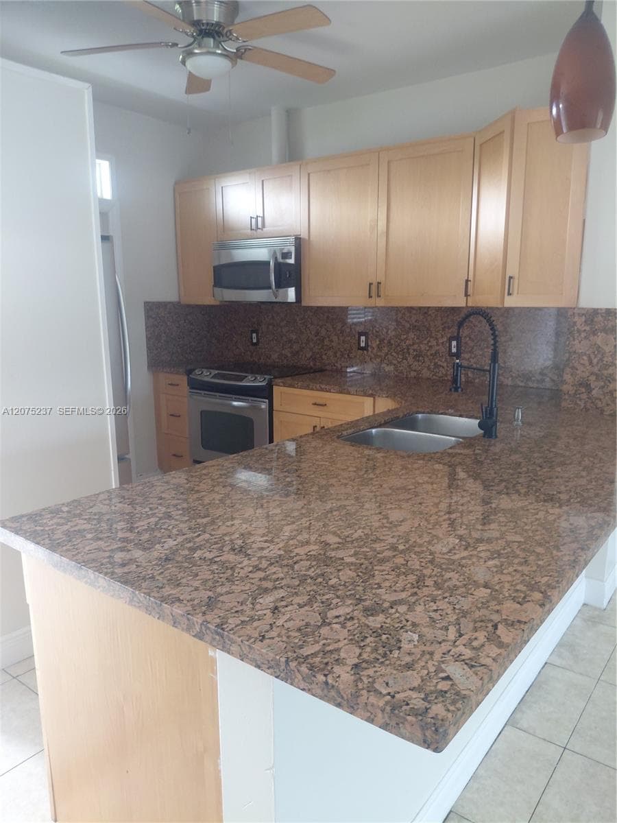 5495 NW 10th Ct # 304, Plantation FL 33313