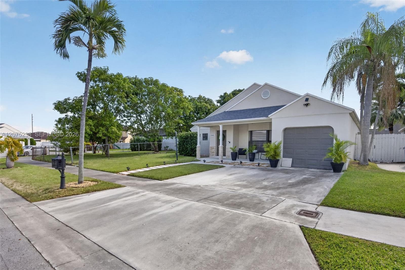 15401 SW 144th Ave, Miami FL 33177 photo 2