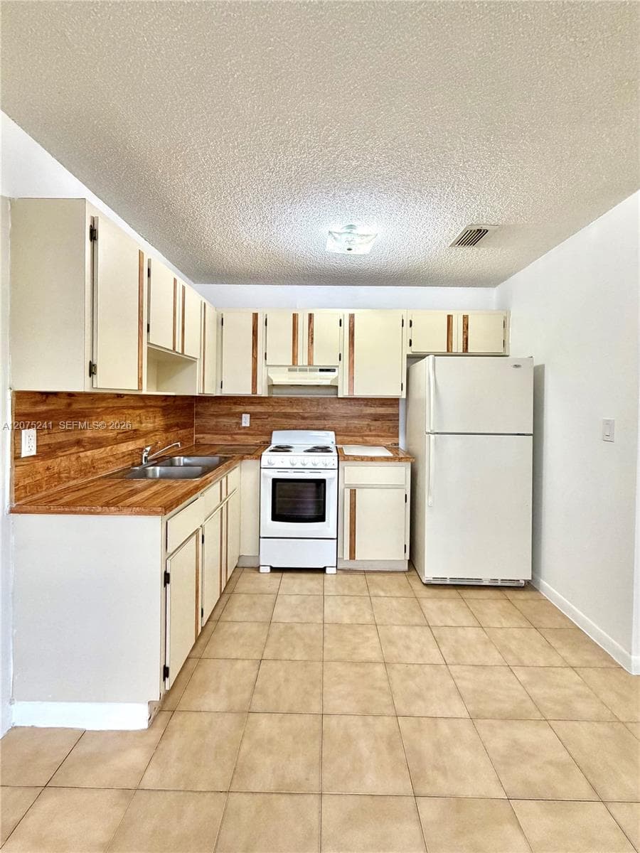61 W 23rd St # 205, Hialeah FL 33010 photo 4