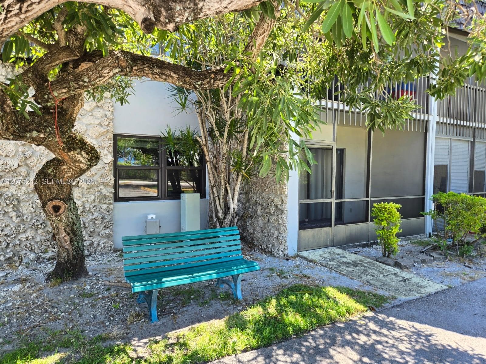 3105 Oakland Shores Dr # J101, Oakland Park FL 33309 photo 2