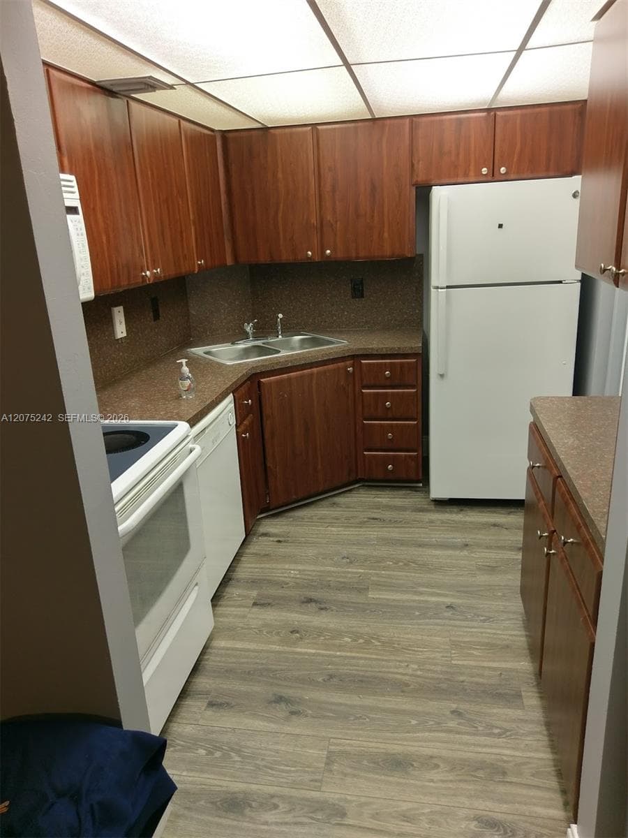 3105 Oakland Shores Dr # J101, Oakland Park FL 33309 photo 4