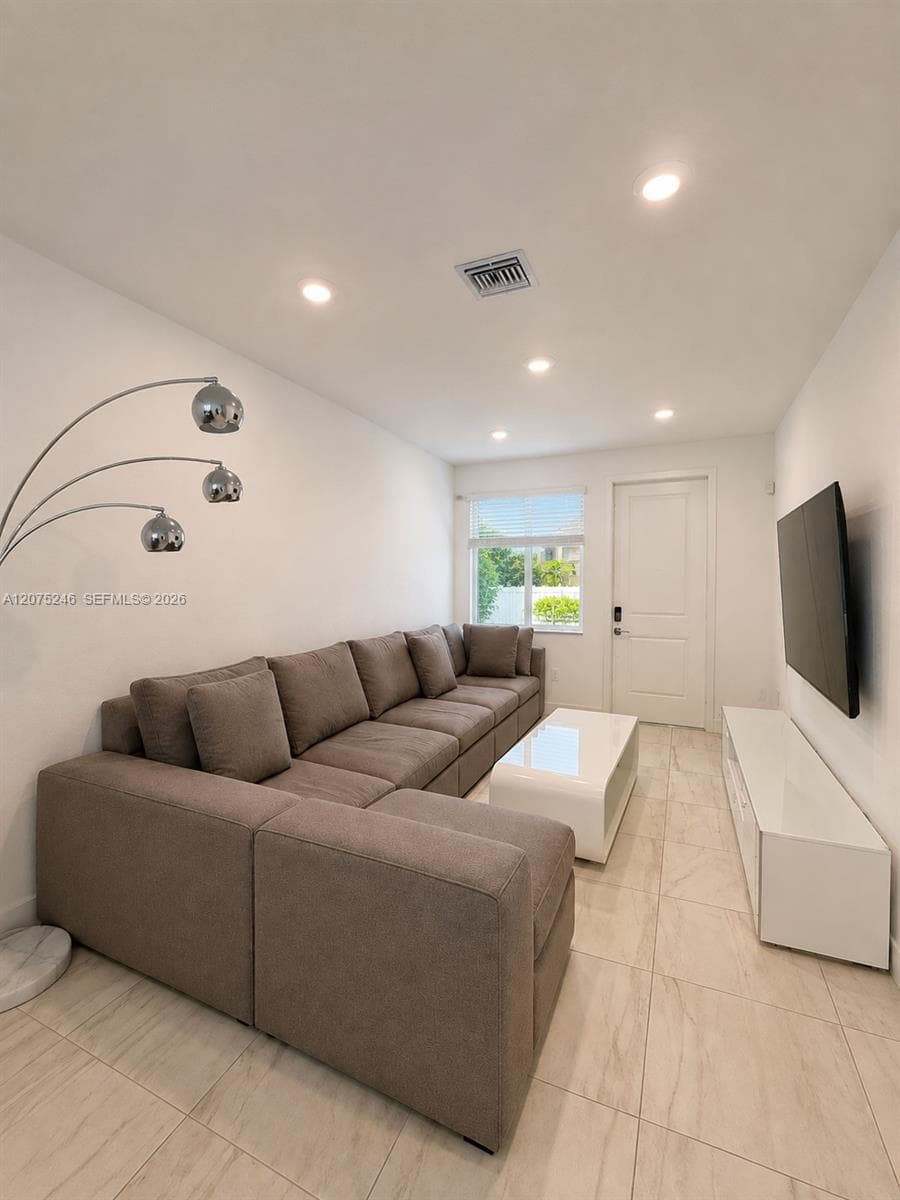 181 SW 170th Ave, Pembroke Pines FL 33027 photo 2