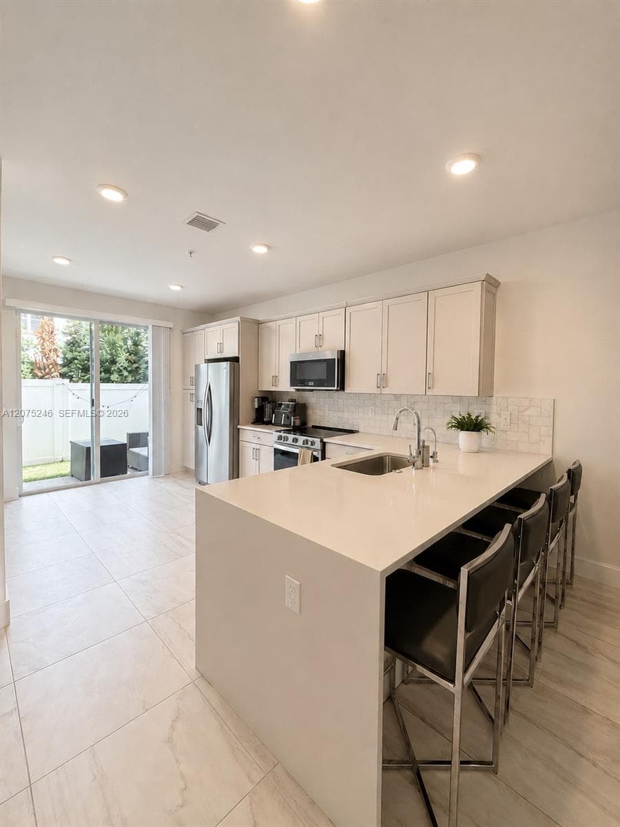 181 SW 170th Ave, Pembroke Pines FL 33027 photo 4