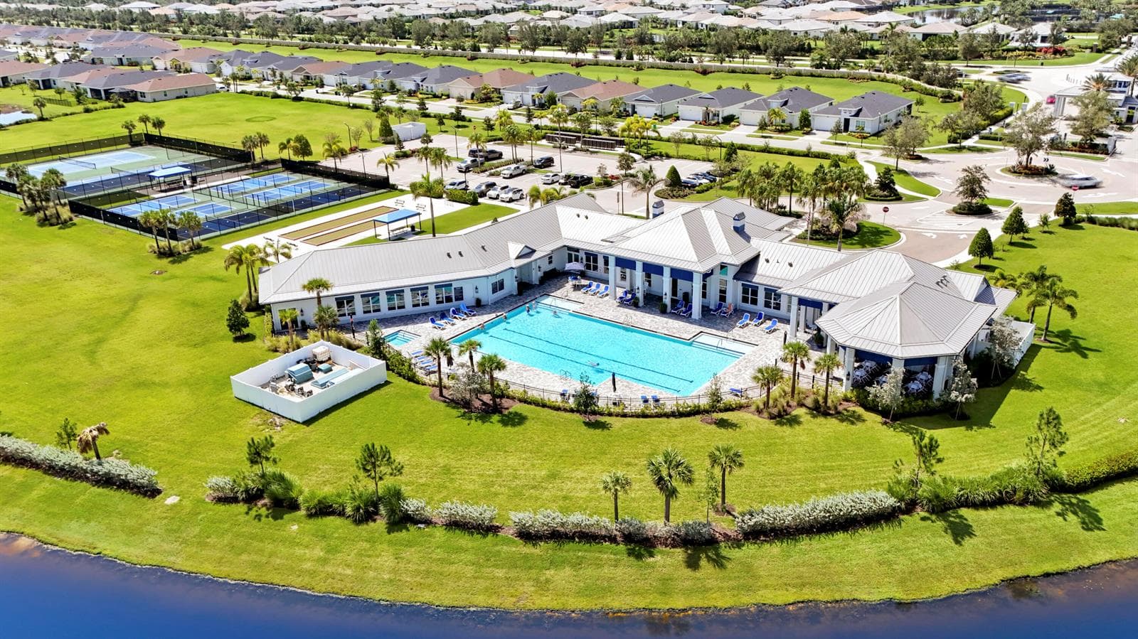 1113 SE CROSSWOOD Way, Port St. Lucie FL 34984 photo 4