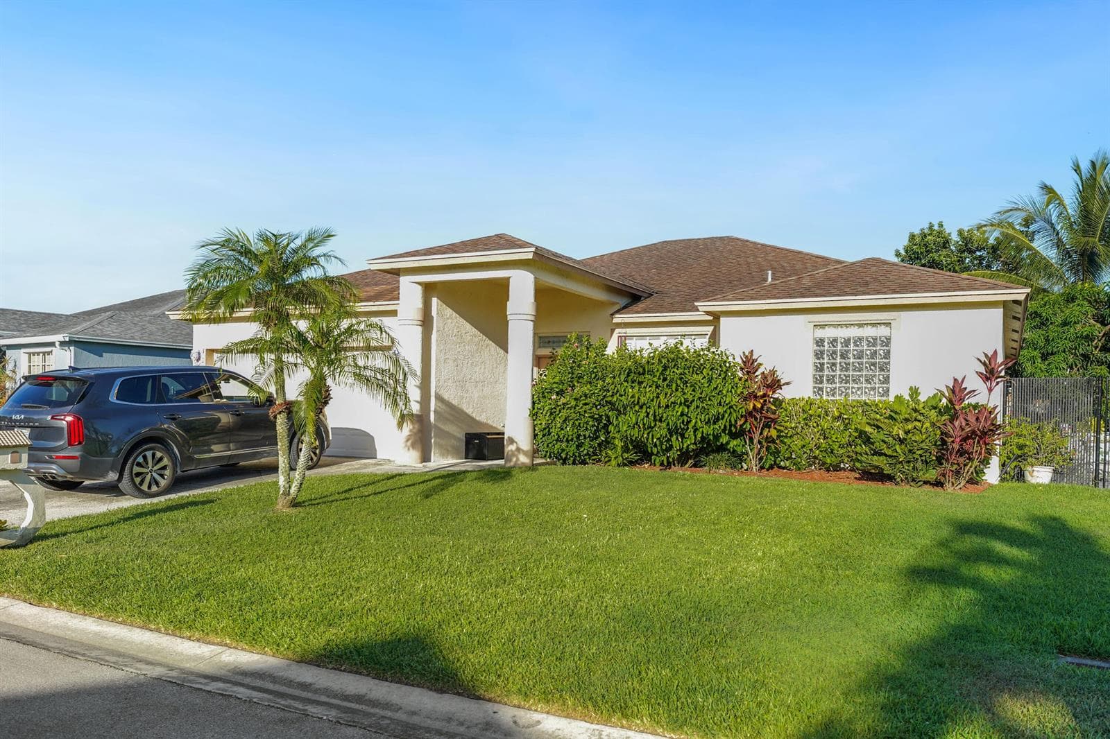 1338 CAPE MAY Lane, FL 33413 photo 2