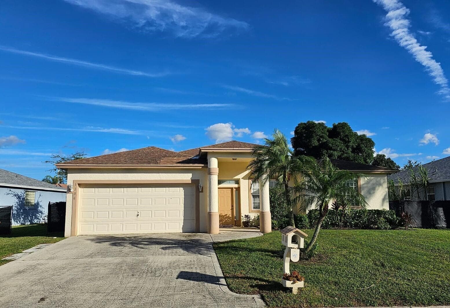 1338 CAPE MAY Lane, FL 33413 photo 3