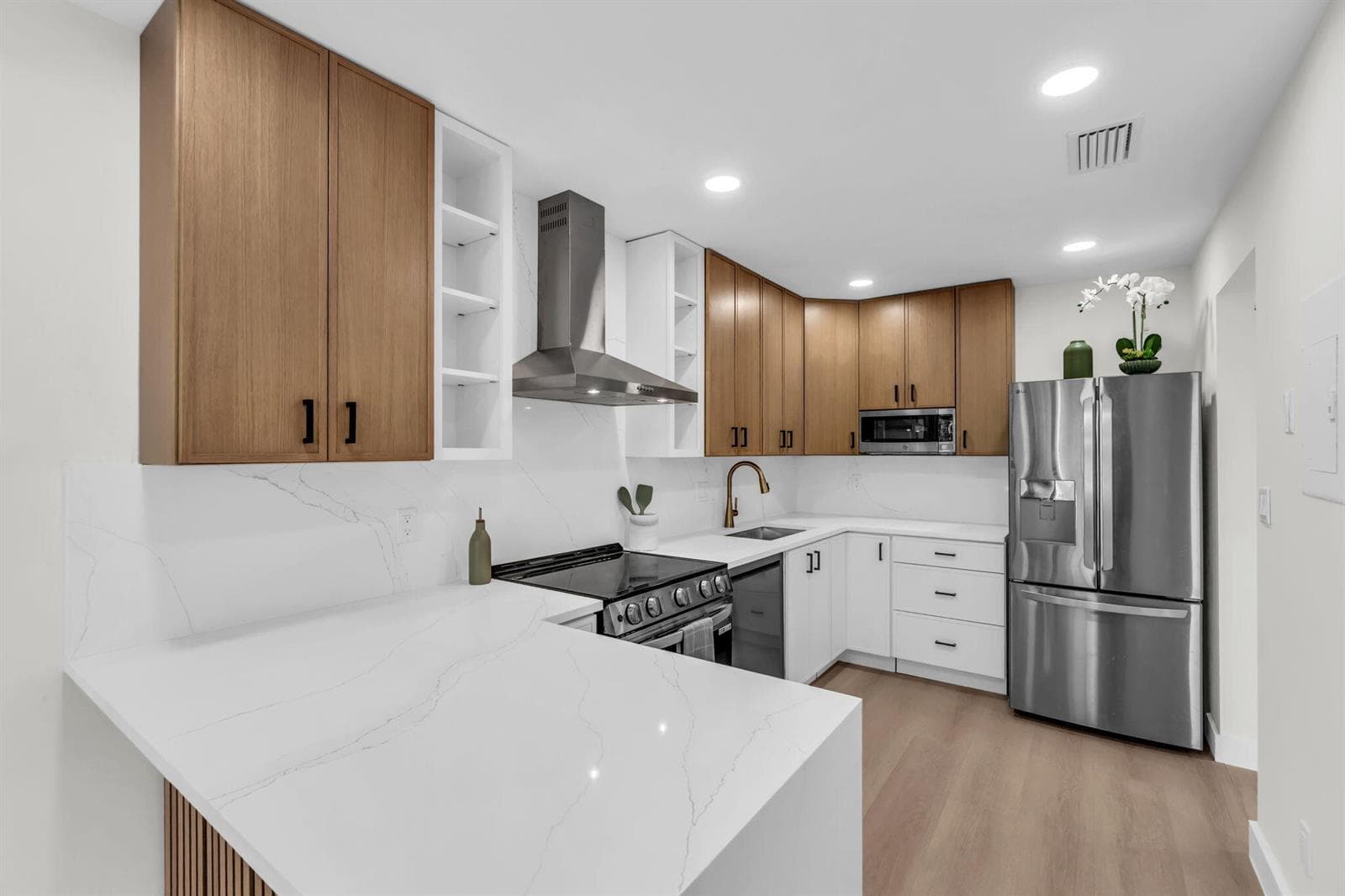 176 NW 106th Terrace, Pembroke Pines FL 33026