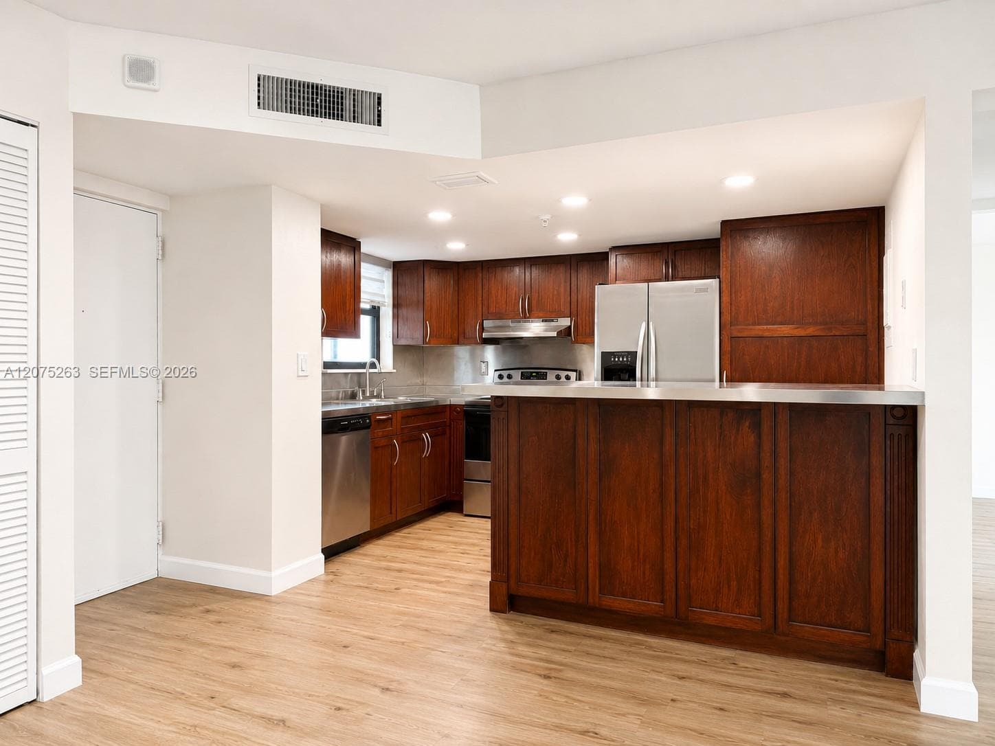 555 NE 30th St # 603, Miami FL 33137 photo 4
