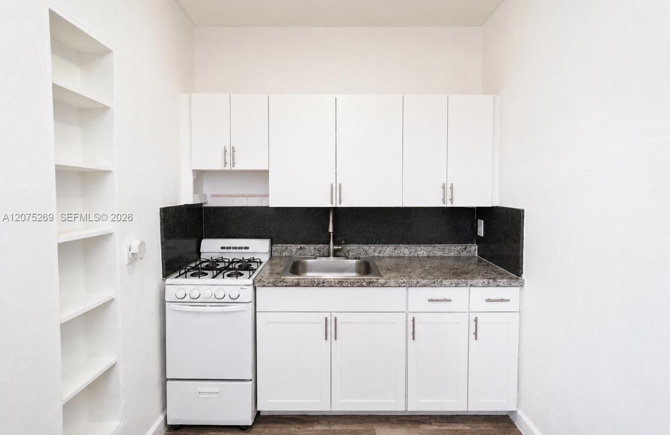 2300 W Flagler St # 18, Miami FL 33135 photo 3