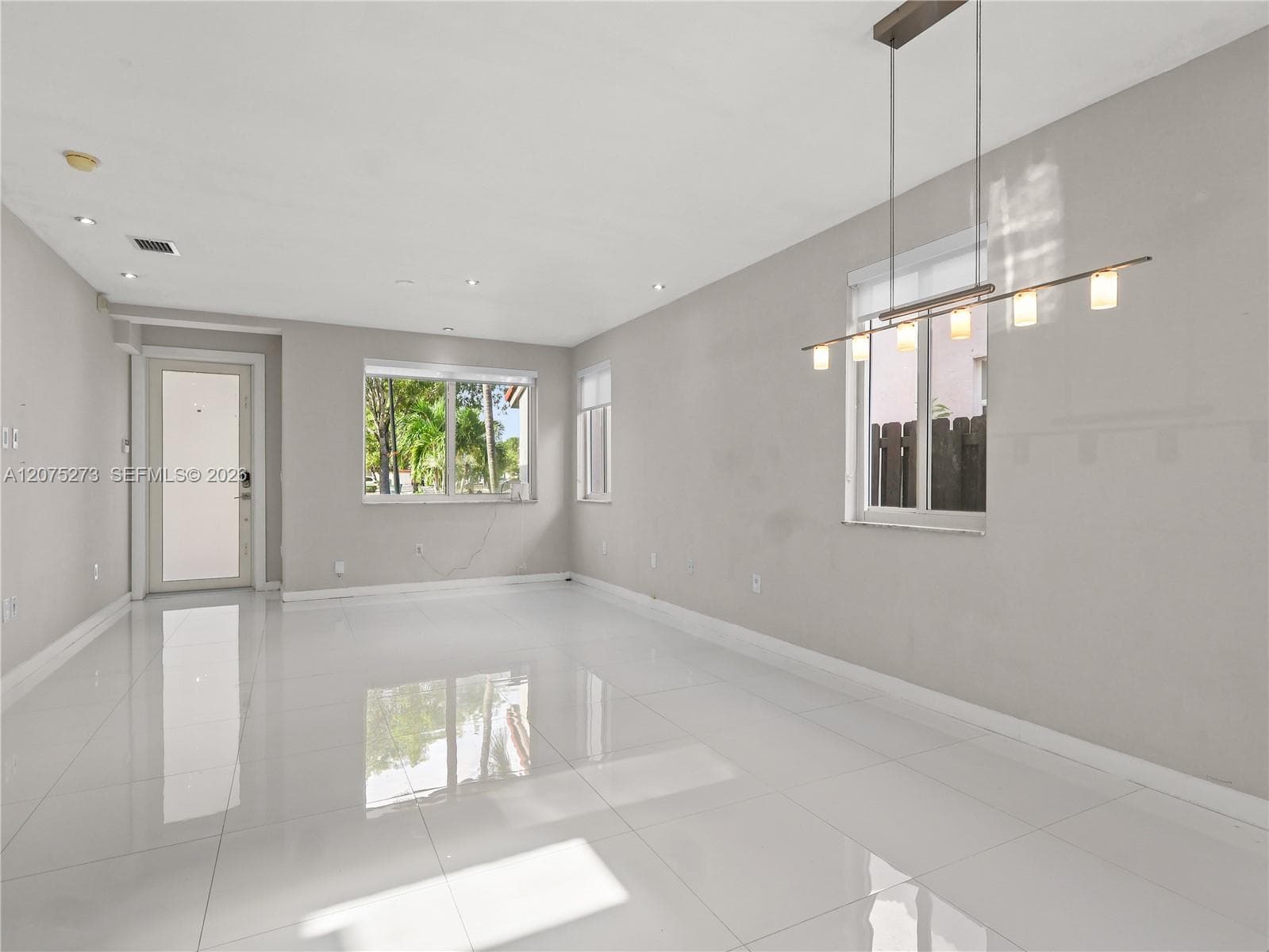 15392 SW 25th Ter, Miami FL 33185 photo 5