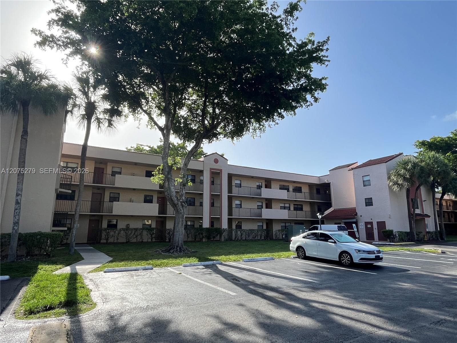 3252 Foxcroft Rd # 104, Miramar FL 33025