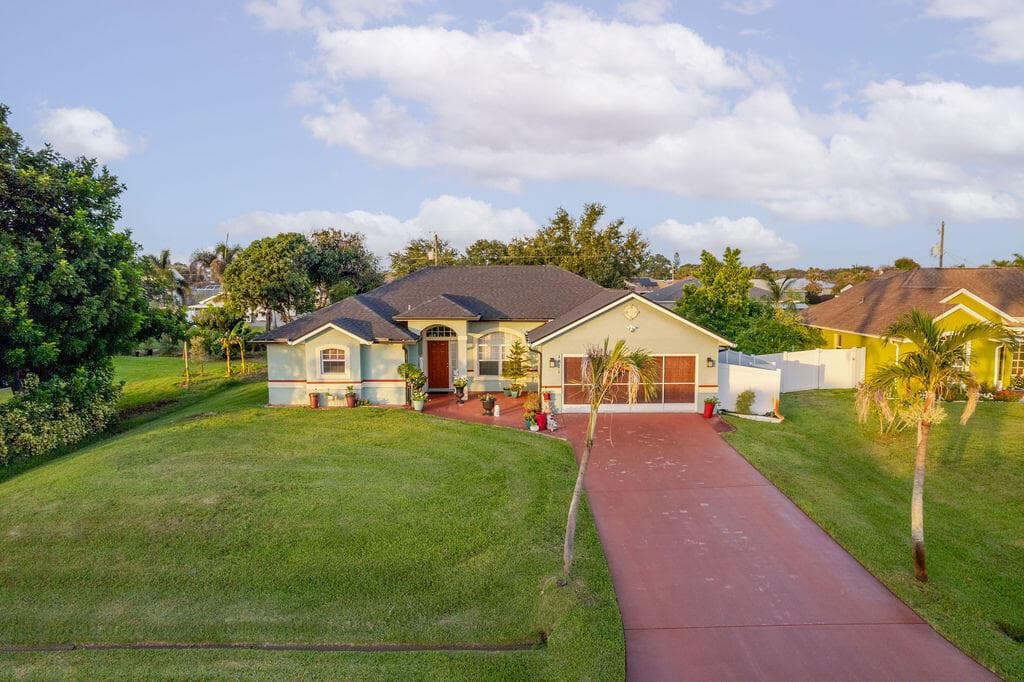 1871 SW MONTERREY Lane, Port St. Lucie FL 34953 photo 3