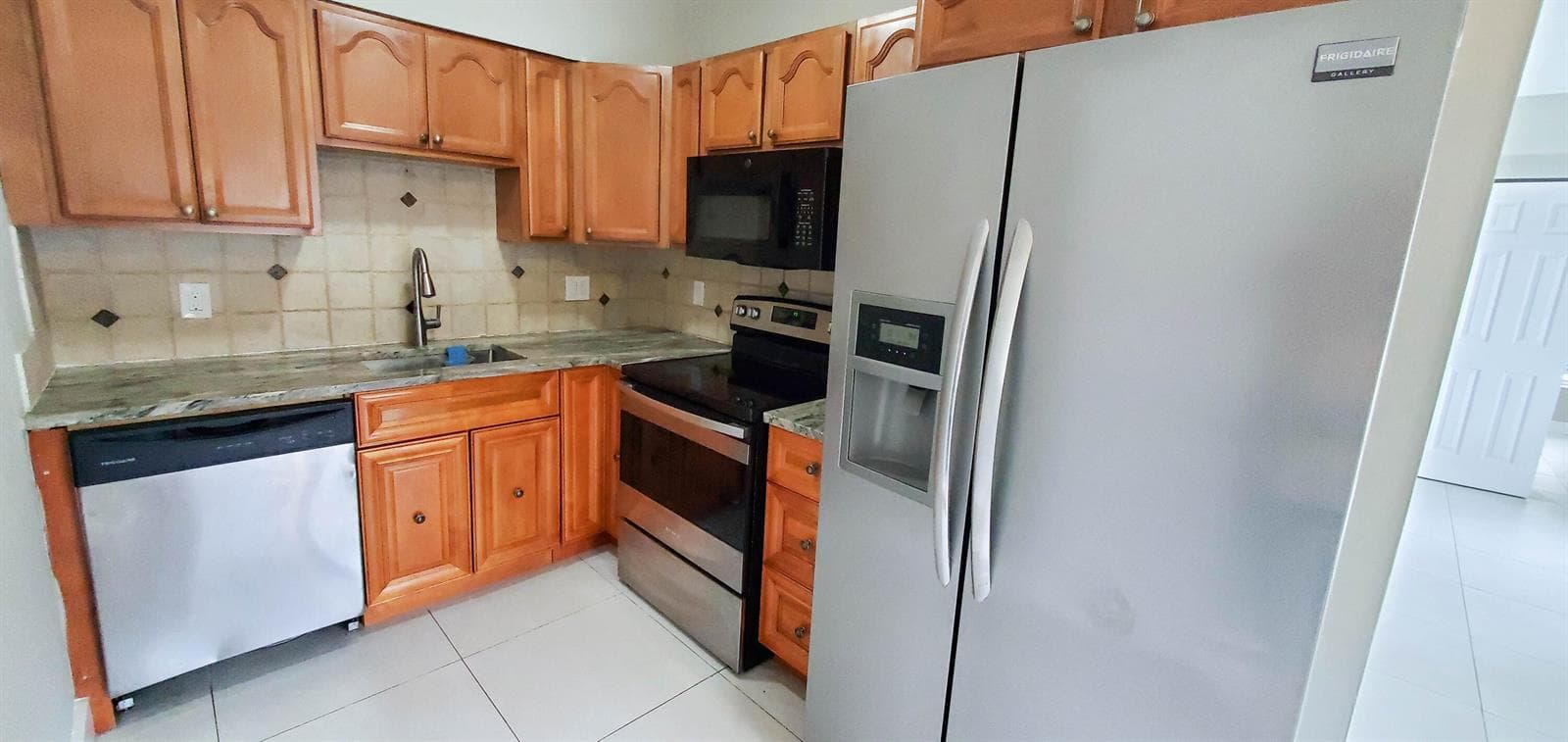 4398 NE 15TH Terrace, Pompano Beach FL 33064 photo 3